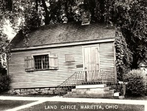 VINTAGE MARIETTA OHIO LAND OFFICE RUFUS PUTNAM RPPC POSTCARD 46-1