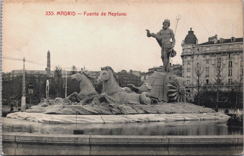 Spain Madrid Fuente de Neptuno Vintage Postcard C102
