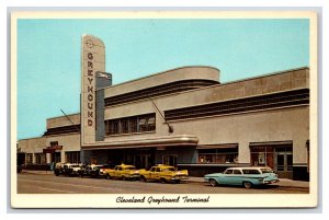 Greyhound Bus Station Terminal Cleveland Ohio OH UNP Chrome Postcard M18