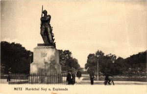 CPA METZ Maréchal Ney statue et Esplanade (984458)