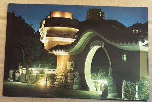 POSTCARD UNUSED - PEAK TOWER & LION PAVILION, THE PEAK, HONG KONG, CHINA