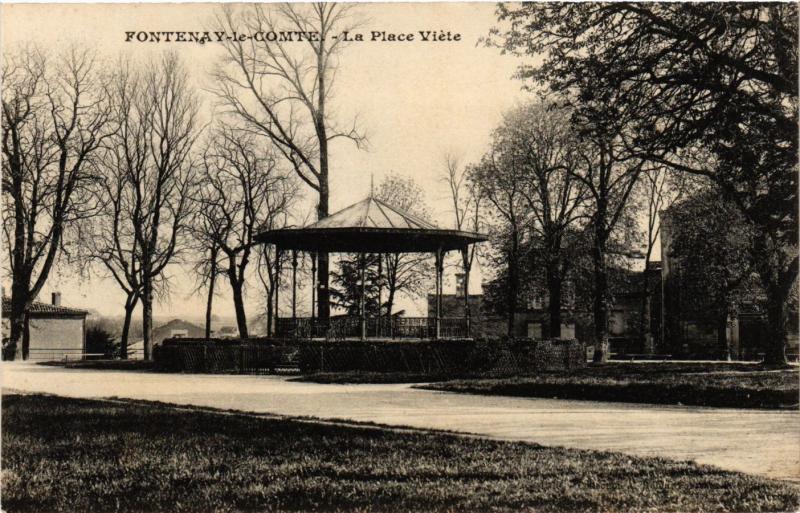 CPA FONTENAY-le-COMTE - La Place Viete (167561)