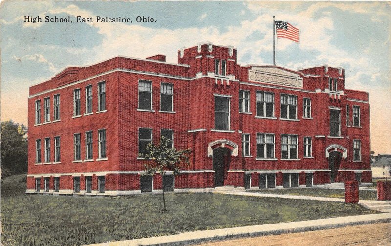 G16/ East Palestine Ohio Postcard 1910 High School Building