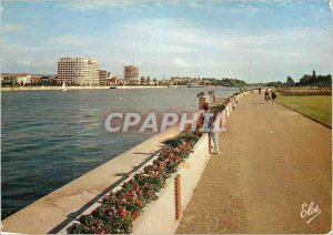 Postcard Moderne Vichy (Allier) The Banks of the Allier Basically La Rotonde ...