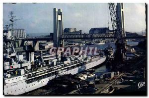 Modern Postcard Brest & # 39Arsenal The Recouvrance Bridge Boat