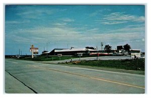 MARYSVILLE, Kansas KS ~ Roadside THUNDERBIRD MOTEL Pancake House c1960s Postcard