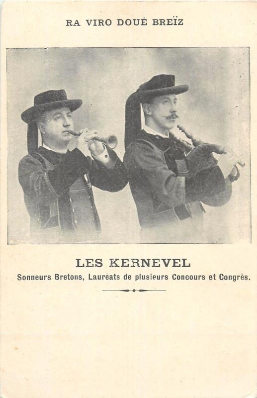 LES KERNEVEL - Sonneurs Bretons, Lauréats trumpeter bagpipe music instruments