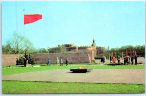 Postcard - Memorial to the Fighters for the Revolution, Field of Mars - Russia