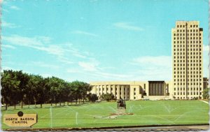 postcard Bismarck, North Dakota - State Capitol  Skyscraper of the Prairie