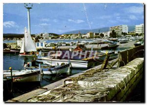 Postcard Modern Riviera Cros de Cagnes A corner of Shelter Harbor Fishing Boat