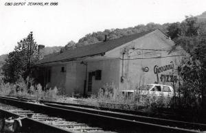 Jenkins Kentucky 1986 Chesapeake & Ohio train depot real photo pc (Y9313)