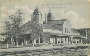 North Dakota Bismarck Northern Pacific Depot Railroad Postcard Kuhn 22-4691