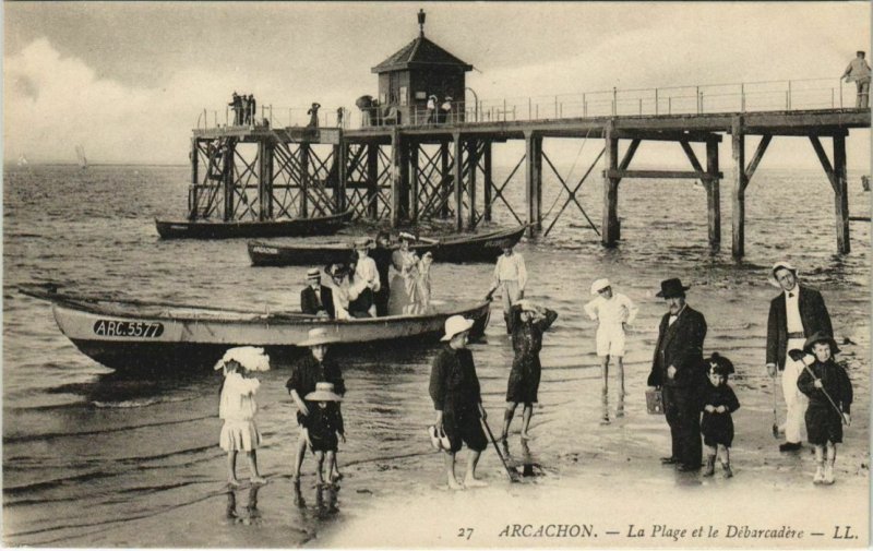 CPA ARCACHON-La Plage et le Débarcadere (27978)