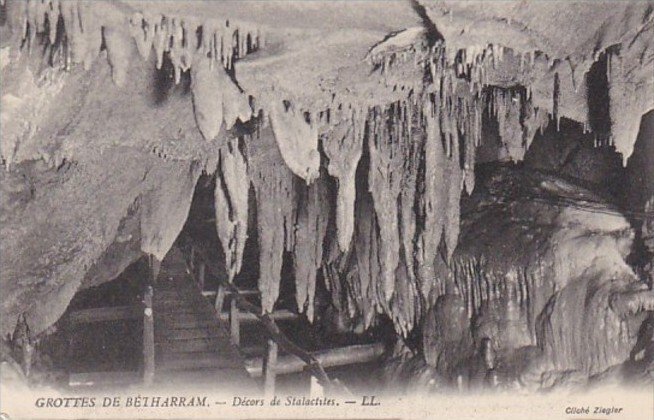 France Grottes de Betharram Decors de Stalactites