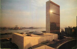 Postcard United States New York United Nations headquarters building 1st Avenue