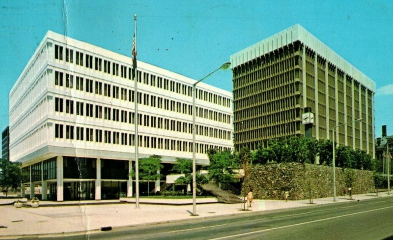 Vintage Vandenberg Center, Grand Rapids, Michigan Postcard P174