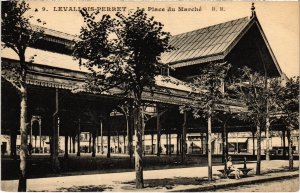 CPA Levallois Perret Place du Marche (1315317)