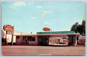 Berry's Motel Fremont NE Nebraska UNP Chrome Postcard K4