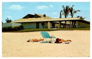 Postcard BEACH SCENE Sarasota Florida FL AR1350