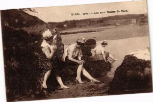 CPA Bretonnes aux Bains de Mer (243454)