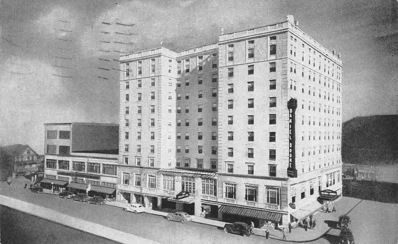 Daniel Boone Hotel Charleston West Virginia 1945 postcard