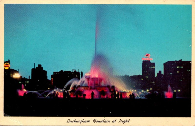 Illinois Chicago The Buckingham Fountain At Night