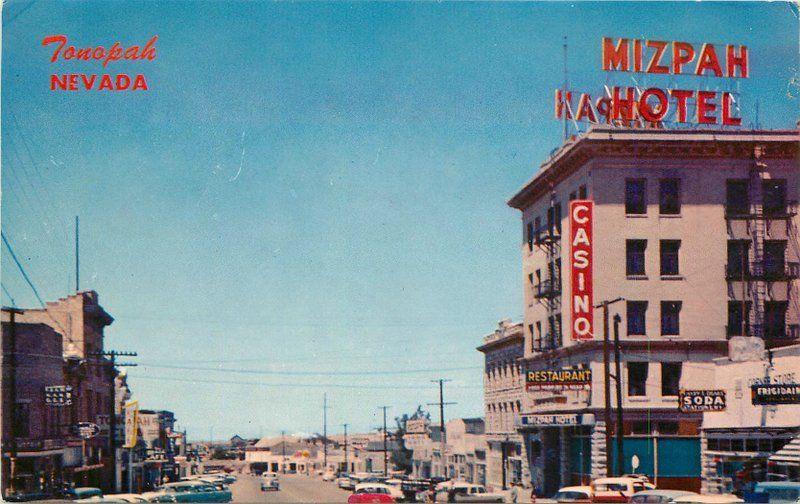 Autos Mizpah Hotel 1950s TONOPAH NEVADA Desert Supply Roberts 3928