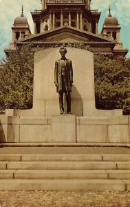 Abraham Lincoln statue Springfield, Illinois, USA
