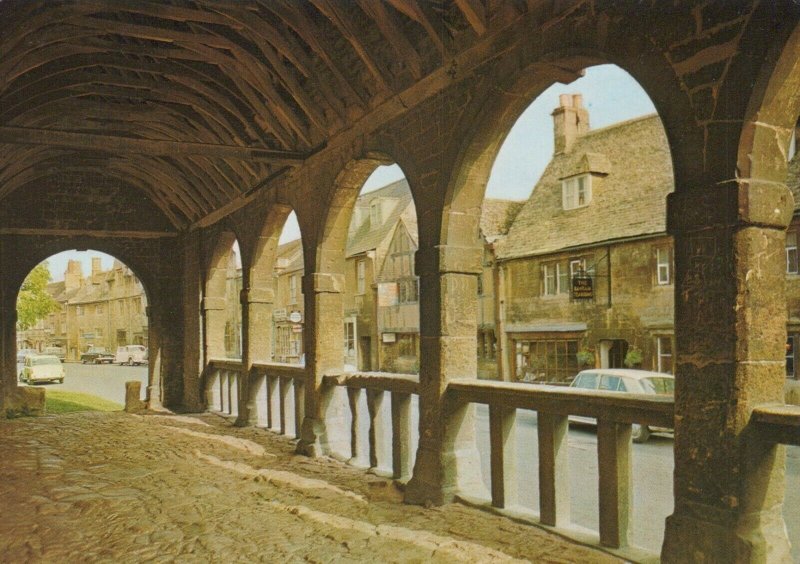 Gloucestershire Postcard - The Old Market Hall, Chipping Campden RR8412