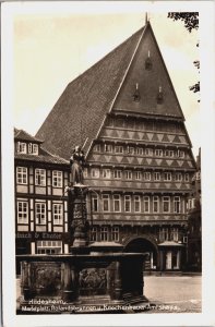 Germany Hildesheim Marktplatz Rolandsbrunnen Vintage RPPC C065