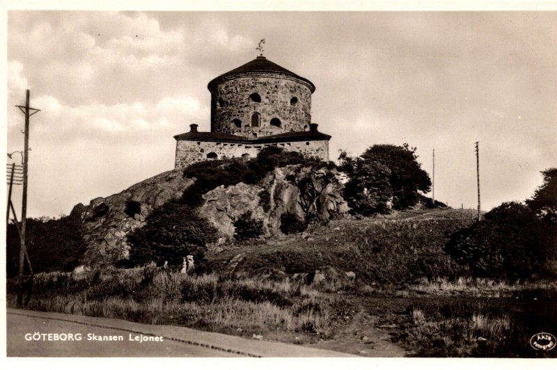 Sweden Gothenburg Skansen Lejonet  Vintage RPPC 09.89