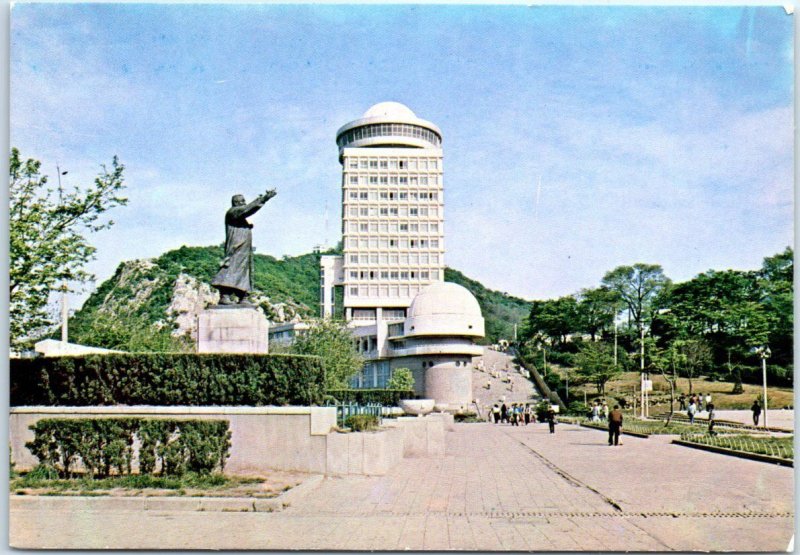 Postcard - Kim Gu's Statue and National Library - Seoul, South Korea 