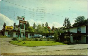 Canada Village Motel Salmon Arm British Columbia Chrome Postcard C040