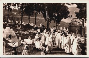 Algeria Alger Le Vendredi au Cimetière d'El Kettar Vintage RPPC C163