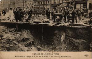 CPA L'ORAGE DU 15 JUIN a PARIS (8e) Éboulement Fb St-Honoré (176147)