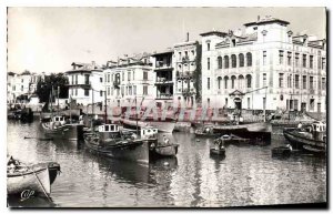 Modern Postcard Saint Jean de Luz Port and Boat House Infante