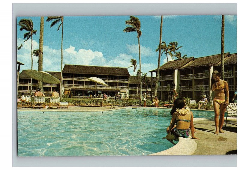 Islander Inns in the Coconut Plantation Guest at Pool in Leis Hawaii Postcard