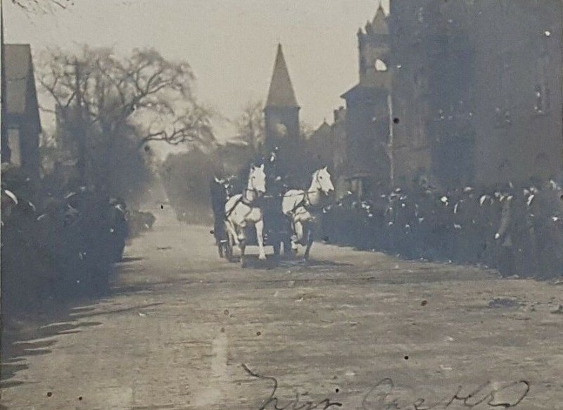 1907 NEW CASTLE PA STREET SCENE PARADE CROWDS HORSE DRIVEN REAL PHOTO RPPC   A15