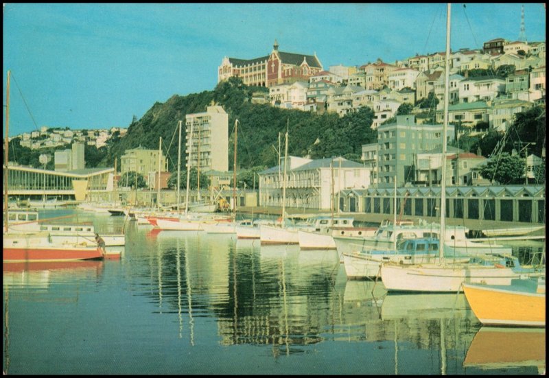 New Zealand Post Card - Boat harbour Oriental bay, Wellington, unused