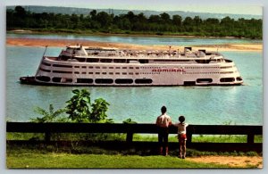 St. Louis  Missouri  SS Admiral  Mississippi River   Postcard