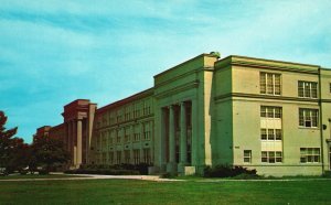 Vintage Postcard English High School Lynn Massachusetts Wakefield Trading Pub.