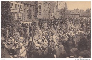 BRUGES, Belgium, 00-10s : Procession du St. Sang : Groupe chantant l'hosannah