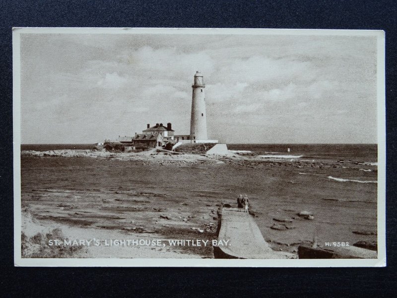 Tyne & Wear Whitley Bay ST. MARY'S LIGHTHOUSE c1950 RP Postcard by Valentine