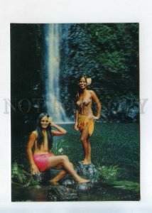 529199 Nude polynesian girls at waterfall flower their hair lenticular 3D Toppan