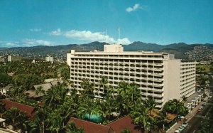 Vintage Postcard The Princess Kaiulani Hotel Sheraton's Finest Waikiki Beach HI