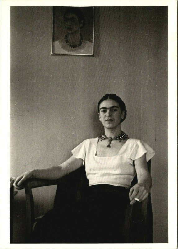 Frida Kahlo, sitting, portrait, New York 1932, photo Lucienne Bloch Postcard