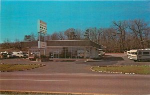 Tennessee Knoxville Murphy Motor Manors 1960s RV Dealers Postcard 22-3623