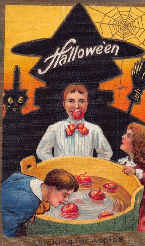 J79/ Halloween Postcard Greetings c1910 Witch Apple Bobbing Cat 109