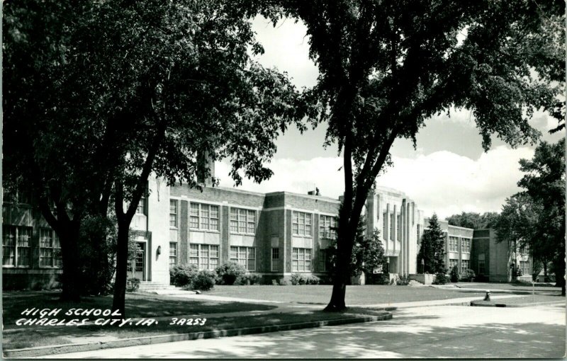 Vtg Postkarte 1950s RPPC Charles Stadt, Iowa Ia - High School Unp