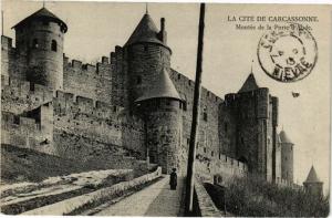 CPA La Cité de CARCASSONNE-Montée de la Porte d'Aude (260941)